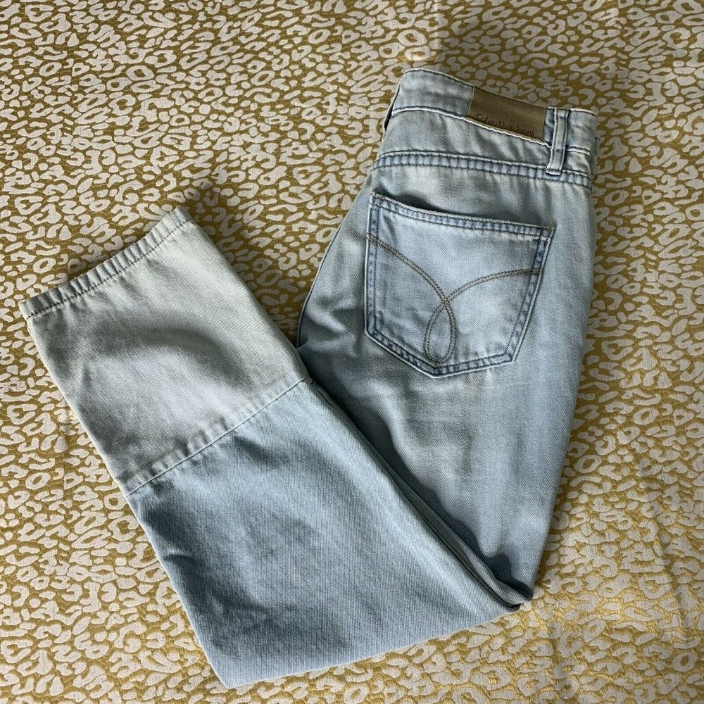 Calvin Klein Women’s  cropped blue jeans light wash 2 tones size 26